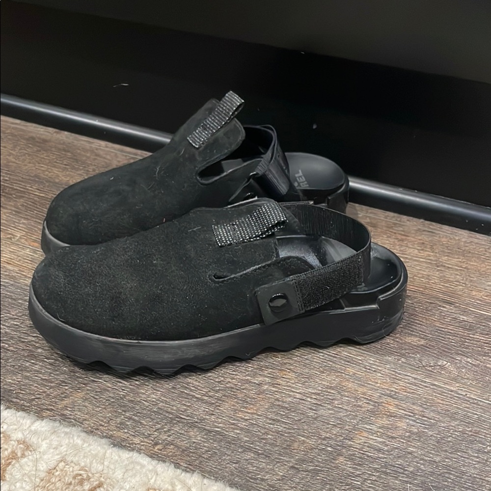 Sorel suede clog/mules